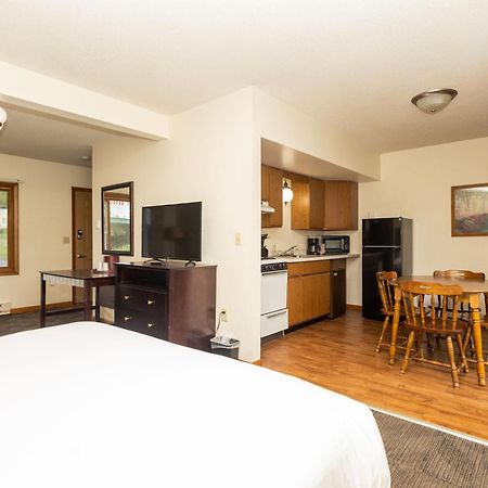Brentwood Motor Inn Marquette Eksteriør billede