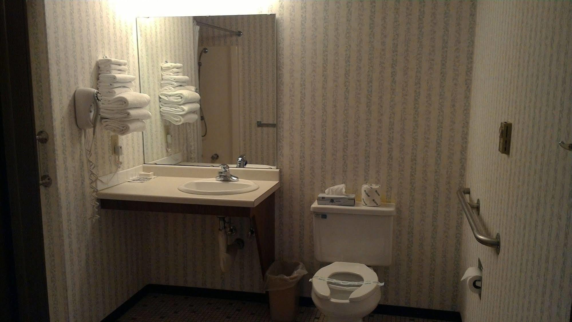Brentwood Motor Inn Marquette Eksteriør billede
